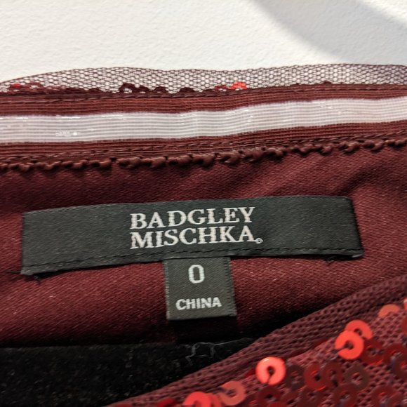 Off the shoulder red sequin Dress - Picture 4 of 4